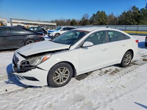 Hyundai Sonata SE 2.4L 4 2015