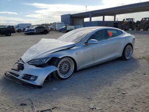 Tesla Model S 2012