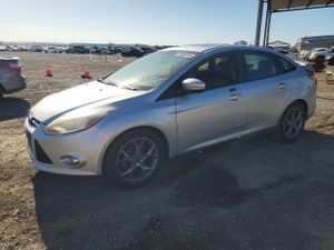 Ford Focus SE 2.0L 4 2013