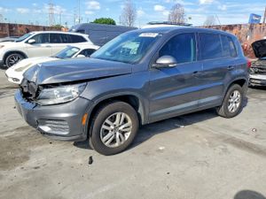 Volkswagen Tiguan 2.0L 4 2014