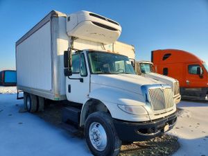 International DuraStar / 4000 6.7L 6 2015