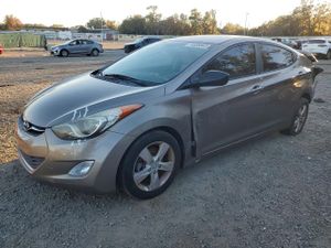 Hyundai Elantra GLS 1.8L 4 2013