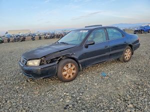 Toyota Camry CE 2.2L 4 2000