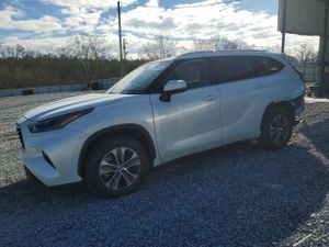 Toyota Highlander L 2.4L 4 2023