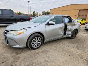 Toyota Camry LE 2.5L 4 2015