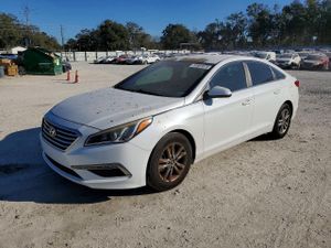 Hyundai Sonata SE 2.4L 4 2015