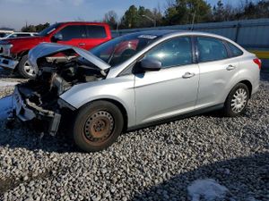 Ford Focus SE 2.0L 4 2012