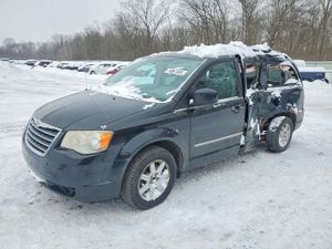 Chrysler Town & Country TOURING 3.8L 6 2010
