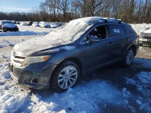 Toyota Venza LE 2.7L 4 2013