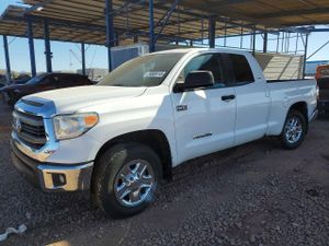 Toyota Tundra DOUBLE CAB SR 5.7L 8 2015