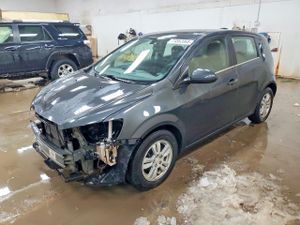 Chevrolet Aveo (Sonic) LT 1.8L 4 2015