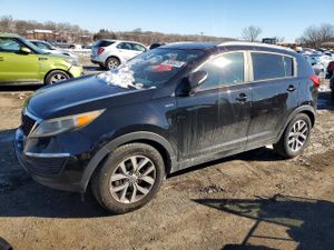 Kia Sportage LX 2.4L 4 2015