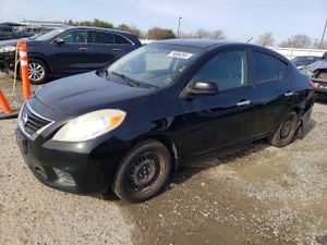 Nissan Versa S 1.6L 4 2012