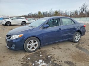 Toyota Corolla BASE 1.8L 4 2013