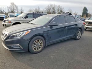 Hyundai Sonata SE 2.4L 4 2015