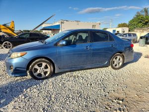 Toyota Corolla BASE 1.8L 4 2012