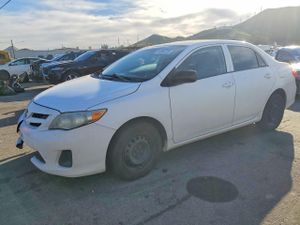Toyota Corolla BASE 1.8L 4 2011