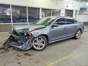 Volkswagen Passat SEL 2.0L 4 2012