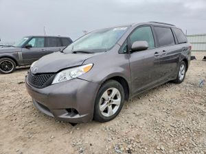 Toyota Sienna XLE 3.5L 6 2015
