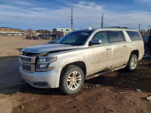 Chevrolet Suburban 5.3L 8 2015