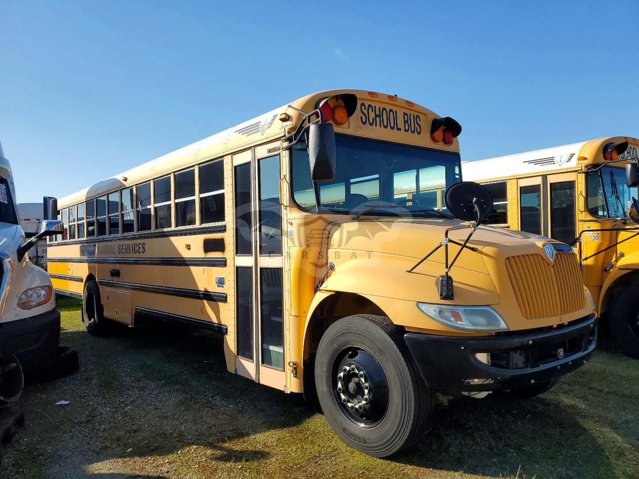 IC Corporation CE Series CE 6.4L 8 2010