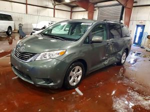 Toyota Sienna 3.5L 6 2014