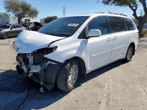 Toyota Sienna 3.5L 6 2012
