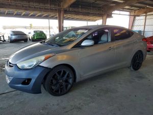 Hyundai Elantra GLS 1.8L 4 2013