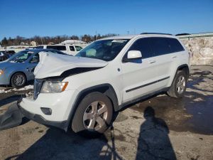 Jeep Grand Cherokee LAREDO 5.7L 8 2013