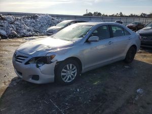 Toyota Camry BASE 2.5L 4 2010