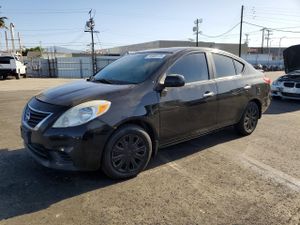 Nissan Versa S 1.6L 4 2013