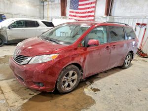 Toyota Sienna LE 3.5L 6 2012