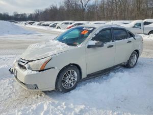 Ford Focus SE 2.0L 4 2010