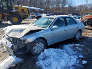 Toyota Camry LE 2.2L 4 2000