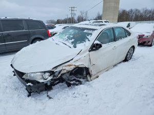Toyota Camry LE 2.5L 4 2015