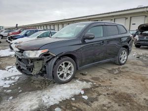 Mitsubishi Outlander SE 2.4L 4 2014