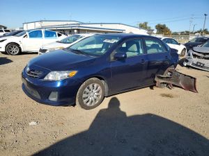 Toyota Corolla BASE 1.8L 4 2013