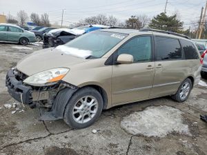 Toyota Sienna XLE 3.3L 6 2006