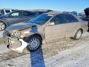 Toyota Camry LE 2.4L 4 2002