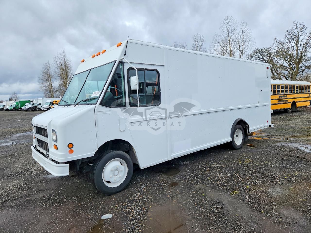 Freightliner Business Class M2 M LINE WALK-IN VAN 5.9L 6 2004