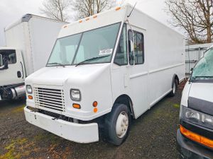 Freightliner Business Class M2 M LINE WALK-IN VAN 6.7L 6 2006