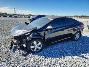 Hyundai Elantra GLS 1.8L 4 2013