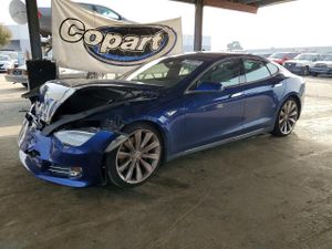 Tesla Model S 2015