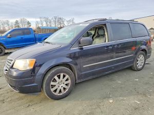 Chrysler Town & Country TOURING 3.8L 6 2010