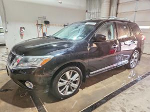 Nissan Pathfinder S 3.5L 6 2014