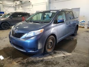 Toyota Sienna LE 3.5L 6 2014