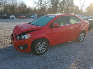 Chevrolet Aveo (Sonic) LT 1.8L 4 2015