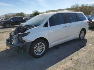 Toyota Sienna XLE 3.5L 6 2017