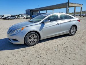 Hyundai Sonata GLS 2.4L 4 2012