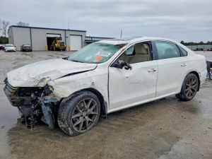 Volkswagen Passat SE 2.5L 5 2013